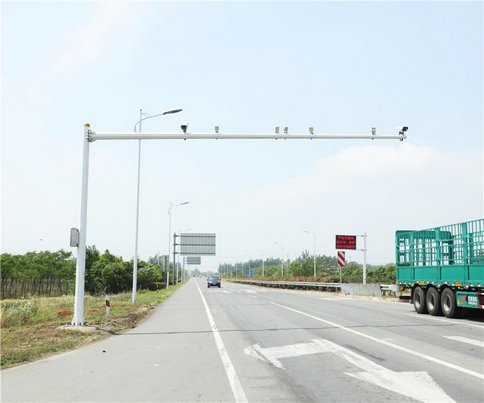 8�בұ���Ӿ���U